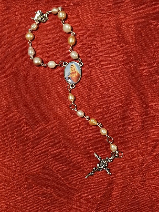 "Alysia Sr" Handmade Freshwater Pearl Rear-view Mirror Rosary