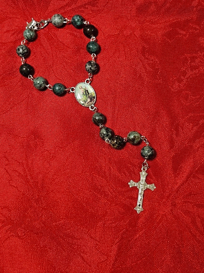 "Tom" Indian Agate Beaded Rear-view Mirror Rosary